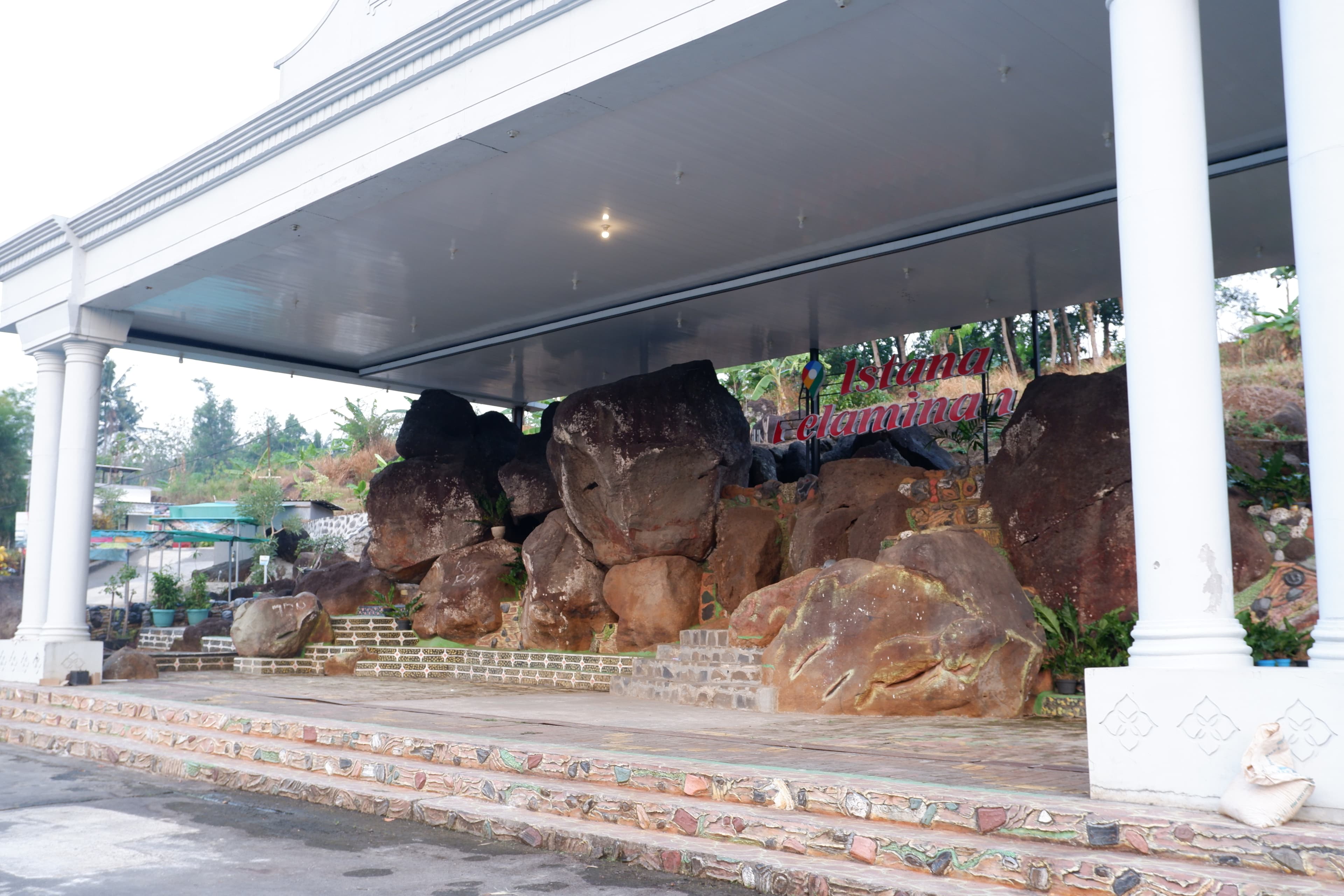 Suasana alam Alas Watu Kebonan
